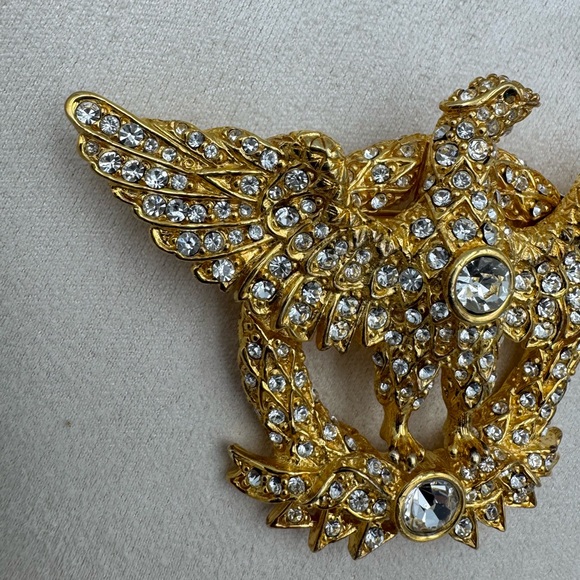 Vintage Ann Hand Crystal Eagle Brooch Gold Tone Heraldic Pin Signed RARE - Picture 5 of 10